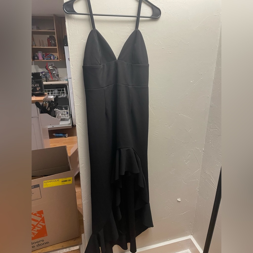 Black dress size M (feels like S)